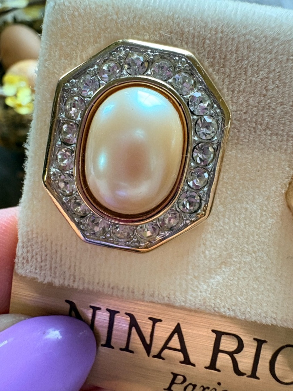 Vintage Nina Ricci Paris Pearl & Swarovski Crystal Clip On Earrings - Picture 3 of 5